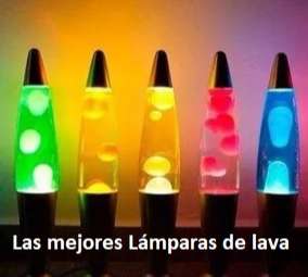 lamparas de lava de diferentes colores iluminando la oscuridad de una habitación